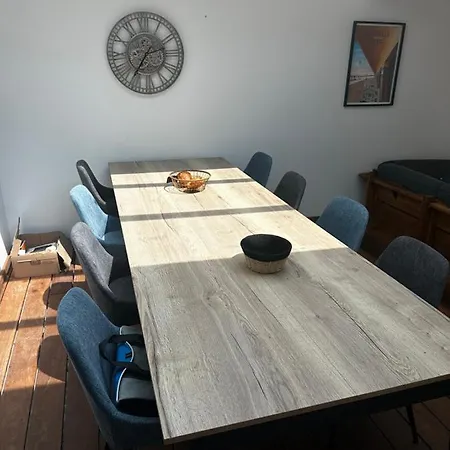 Lebel Endroit 145m2 , Terrain Et Terrasse De 350m2 Au Coeur Des Commerces ,à Proximité De La Et Tous Services Inclus Сasa de vacaciones Portbail