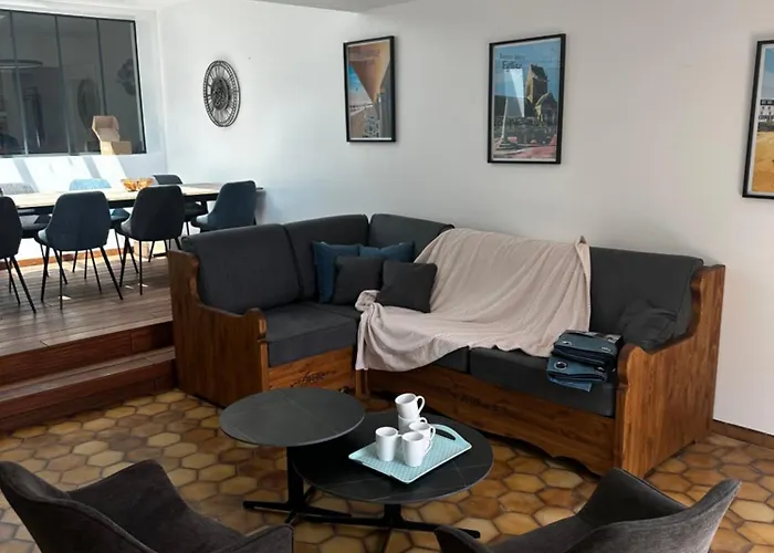 Lebel Endroit 145m2 , Terrain Et Terrasse De 350m2 Au Coeur Des Commerces ,a Proximite De La Et Tous Services Inclus Tatil Evi Portbail