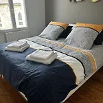 Lebel Endroit 145m2 , Terrain Et Terrasse De 350m2 Au Coeur Des Commerces ,a Proximite De La Et Tous Services Inclus * Portbail