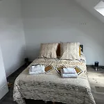 Lebel Endroit 145m2 , Terrain Et Terrasse De 350m2 Au Coeur Des Commerces ,a Proximite De La Et Tous Services Inclus Portbail