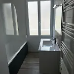Lebel Endroit 145m2 , Terrain Et Terrasse De 350m2 Au Coeur Des Commerces ,a Proximite De La Et Tous Services Inclus Feriehus *