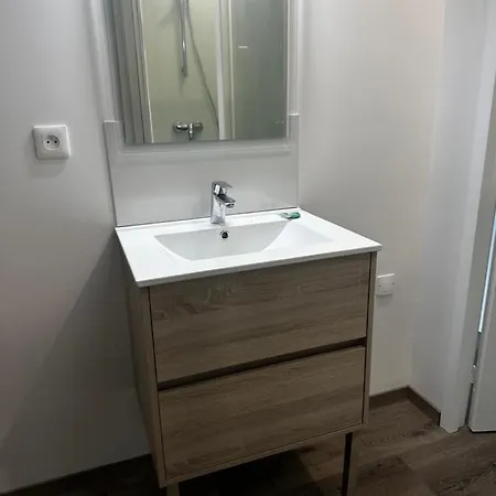 Lebel Endroit 145m2 , Terrain Et Terrasse De 350m2 Au Coeur Des Commerces ,a Proximite De La Et Tous Services Inclus Ferienhaus Portbail