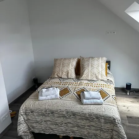 Lebel Endroit 145m2 , Terrain Et Terrasse De 350m2 Au Coeur Des Commerces ,a Proximite De La Et Tous Services Inclus Portbail