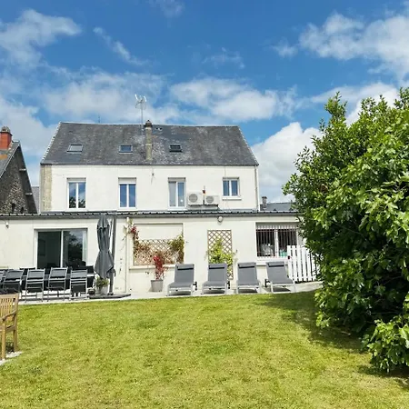 Lebel Endroit 145m2 , Terrain Et Terrasse De 350m2 Au Coeur Des Commerces ,a Proximite De La Et Tous Services Inclus Portbail