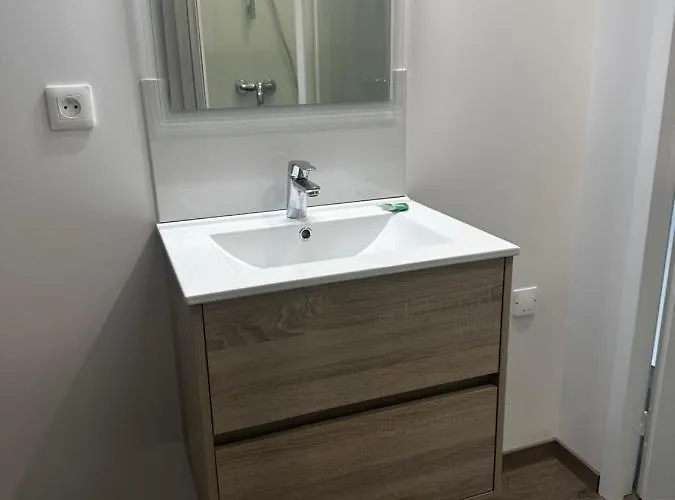 Lebel Endroit 145m2 , Terrain Et Terrasse De 350m2 Au Coeur Des Commerces ,a Proximite De La Et Tous Services Inclus 度假居 波尔巴伊