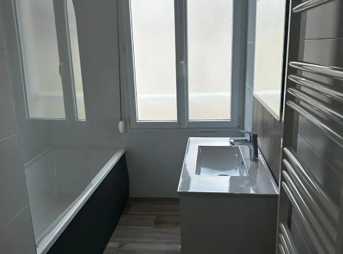 Lebel Endroit 145m2 , Terrain Et Terrasse De 350m2 Au Coeur Des Commerces ,a Proximite De La Et Tous Services Inclus 度假居 *