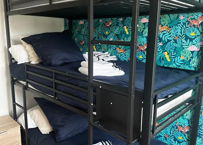 Lebel Endroit 145m2 , Terrain Et Terrasse De 350m2 Au Coeur Des Commerces ,a Proximite De La Et Tous Services Inclus *